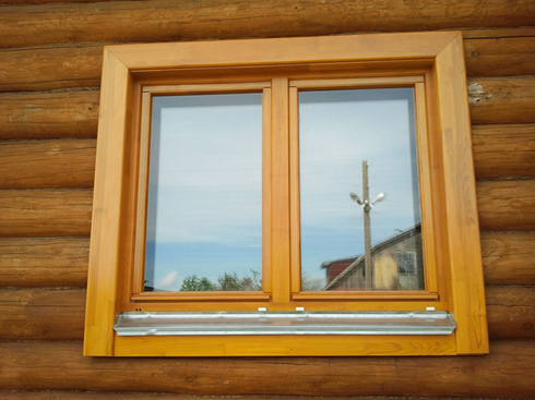 Плюсы и минусы пластиковых окон в деревянном доме